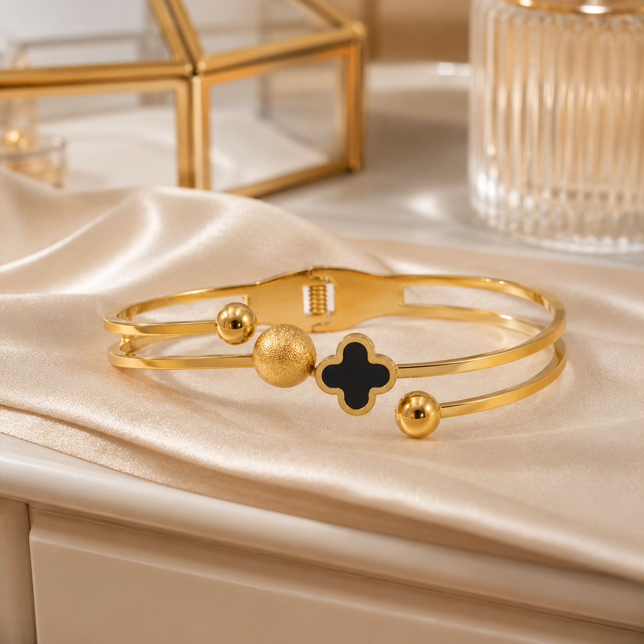 Eternal Clover Bracelet