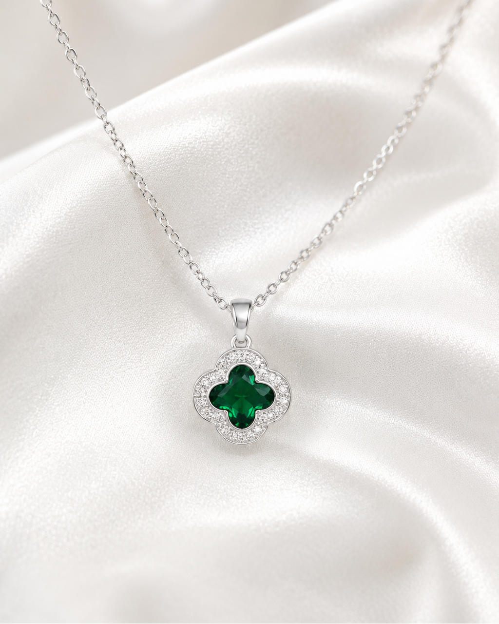 Emerald Green Clover Pendant Necklace