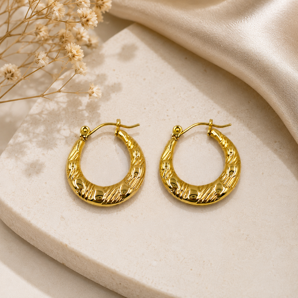 Vera Textured Hoop