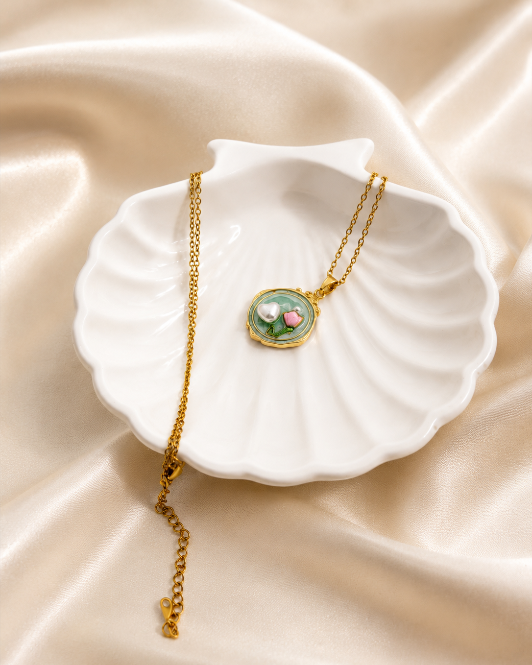 Bloom Pearl Pendant Necklace