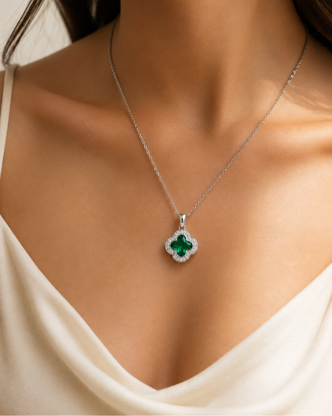 Emerald Green Clover Pendant Necklace