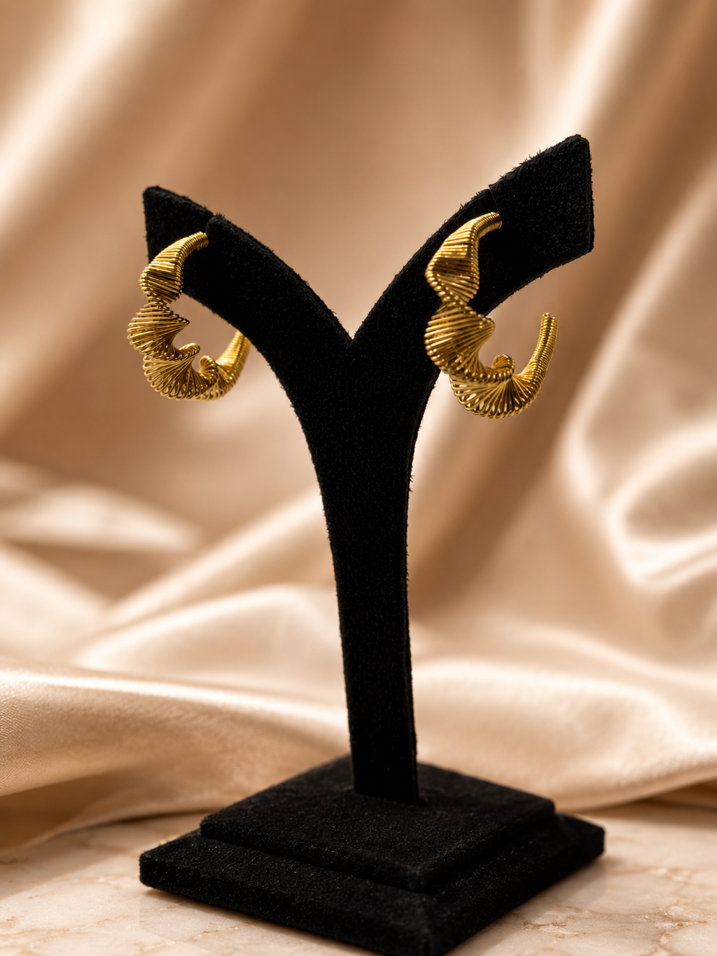 Auric Wave Earring